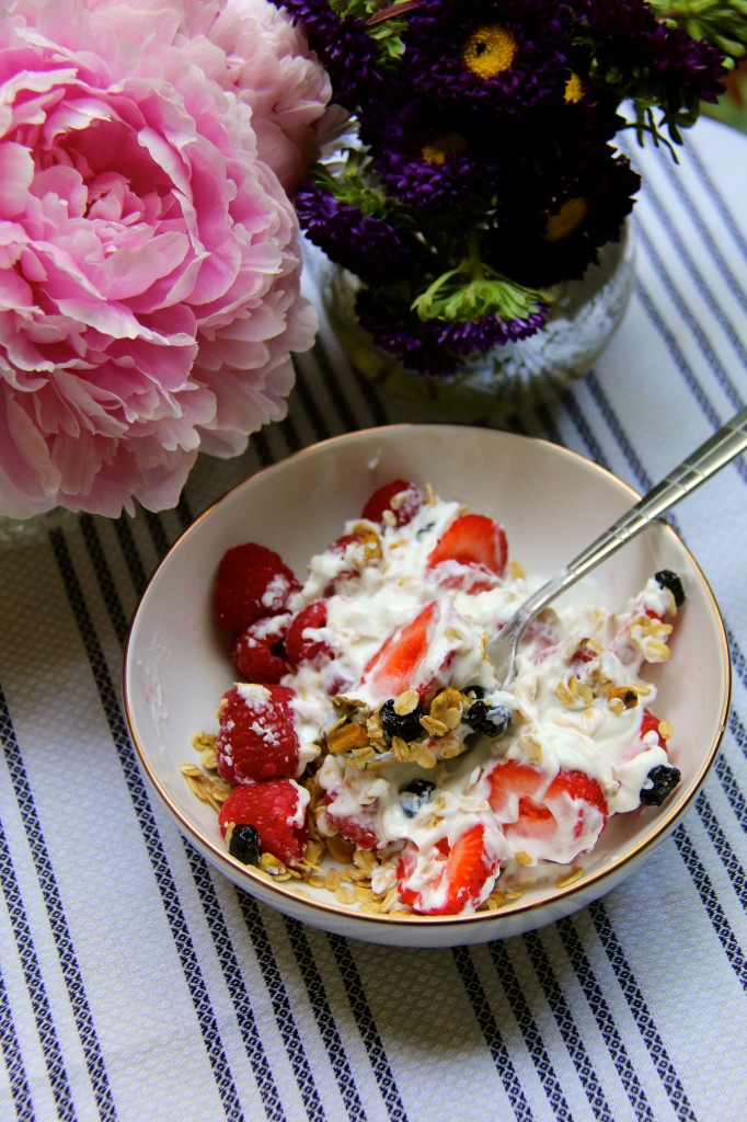 healthy granola, healthy parfait 