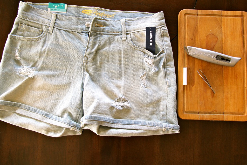 DIY distressed denim shorts 