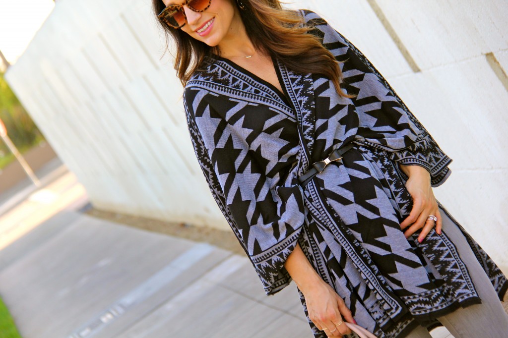 poncho, bow belt