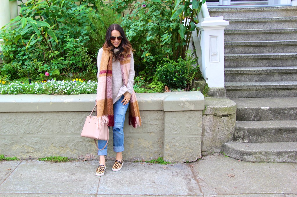 distressed denim, chunky knit sweater, blanket scarf 