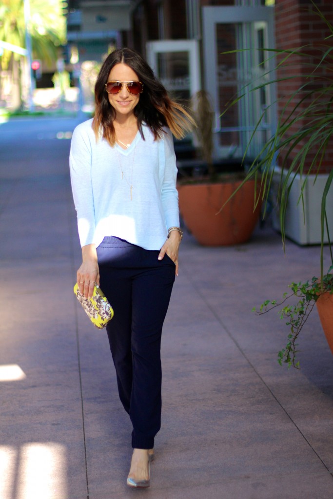 all blue spring outfit, casual daytime look, navy blue slouchy pants 