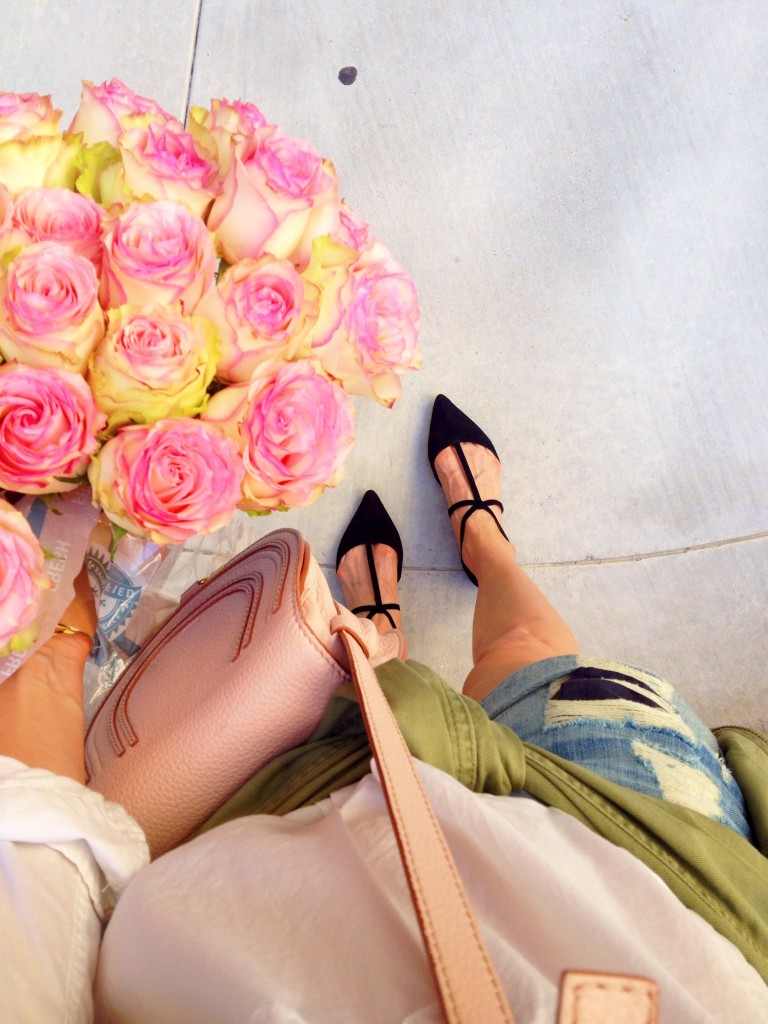 fresh pink roses, ootd, distressed boyfriend shorts, itsy bitsy indulgences 