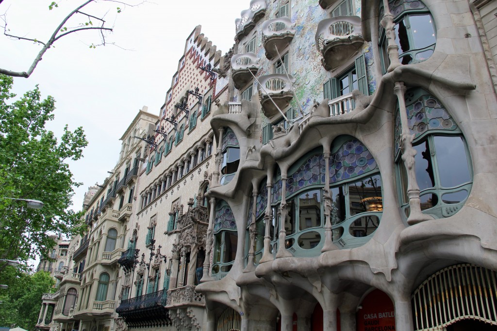 Gaudi architecture, barcelona, itsy bitsy indulgences 