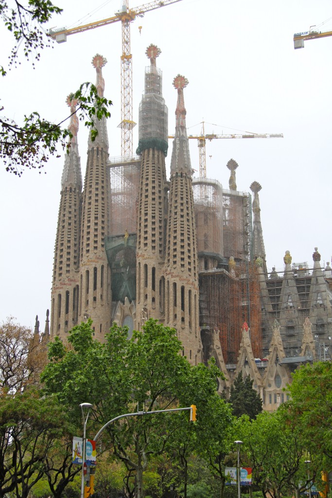 Sagurada familia, barcelona, itsy bitsy indulgences 