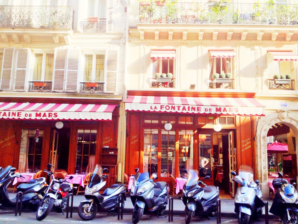 cafe in Paris // itsy bits indulgences 