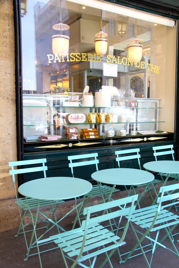 Paris street cafe // itsy bitsy indulgences 