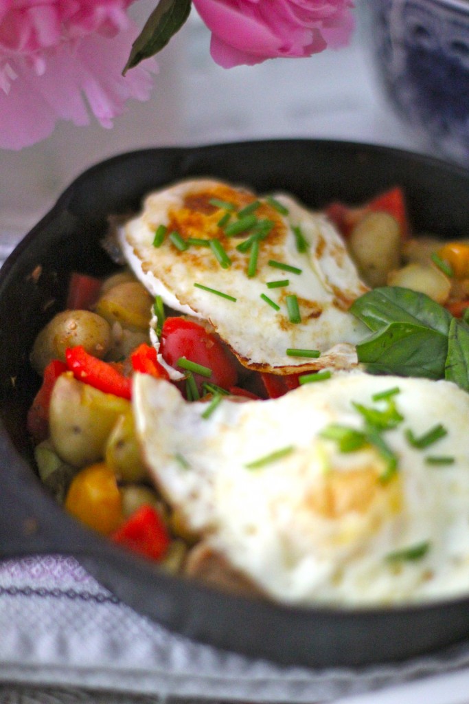 cast iron breakfast skillet, itsy bitsy indulgences 