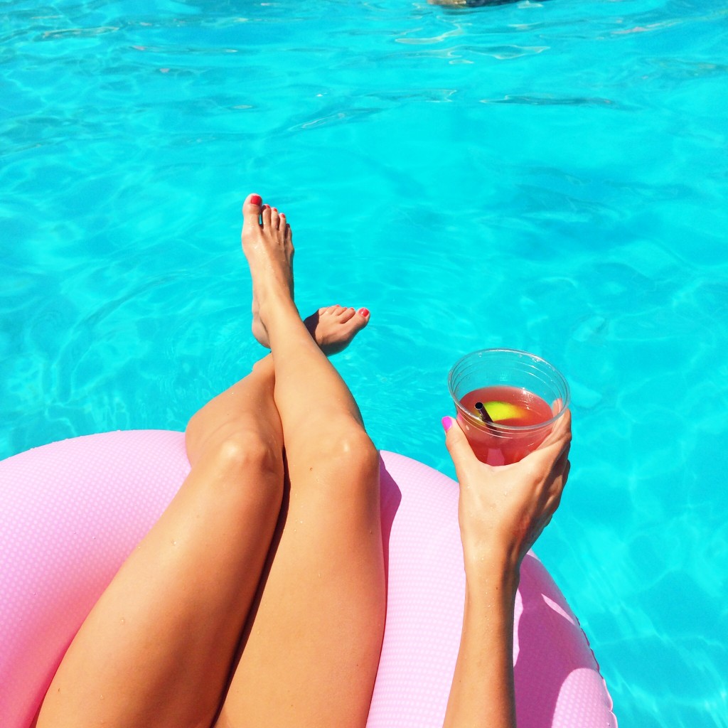 Poolside cocktail, itsy bitsy indulgences 