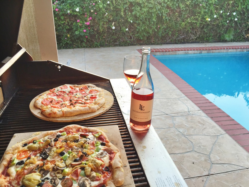 poolside BBQ pizza, itsy bitsy indulgences 