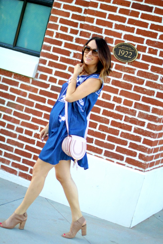 chambray dress, pregnancy style, itsy bitsy indulgences 