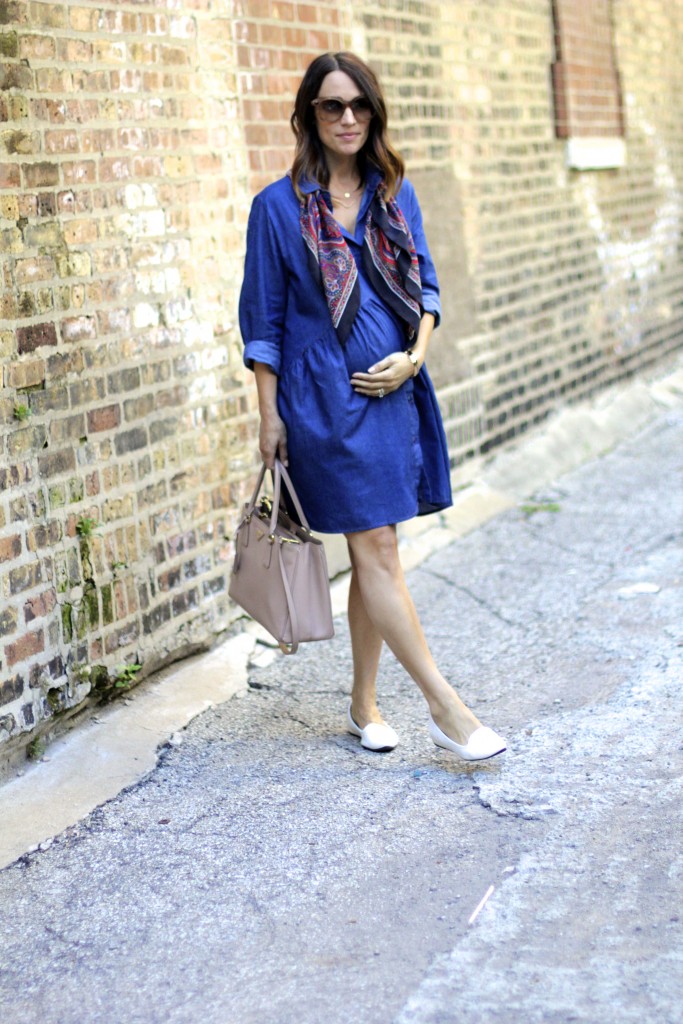 oversized chambray dress, pregnancy style, itsy bitsy indulgences 