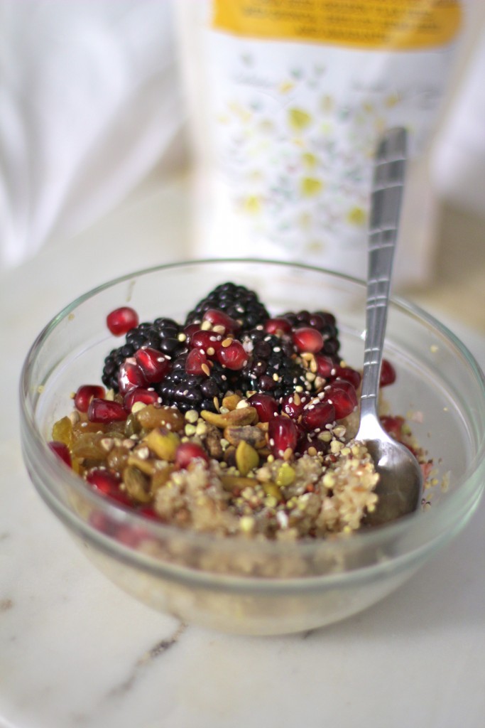 quinoa and berries power breakfast bowl, itsy bitsy indulgences 