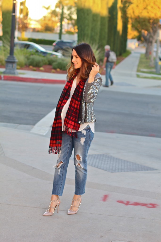 sequin blazer with distressed denim, pregnancy style, itsy bitsy indulgences 