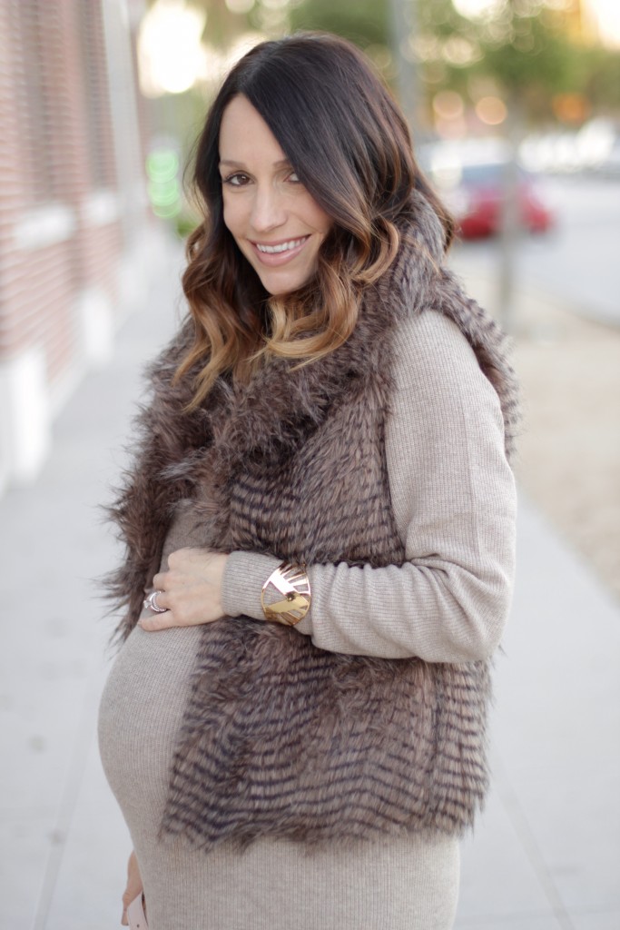 faux fur vest, pregnancy style, itsy bitsy indulgences 