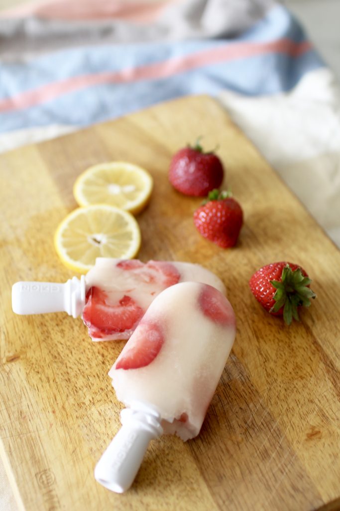 strawberry lemonade popsicle, itsy bitsy indulgences 