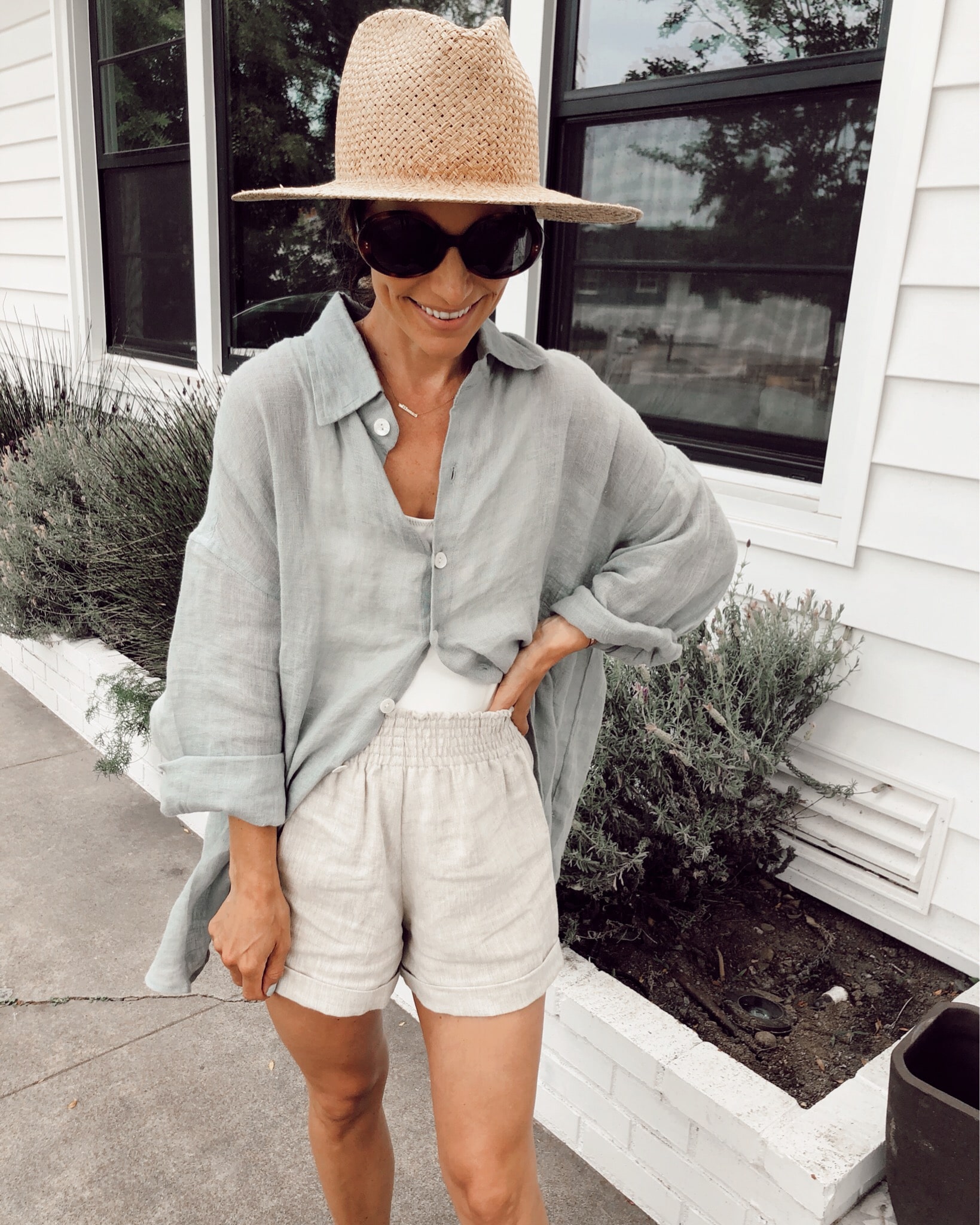 Everyday Style 8 Ways To Wear Linen Shorts Posts From Shannon Pulsifer everyday-style-8-ways-to-wear-linen-shorts-posts-from-shannon-pulsifer
